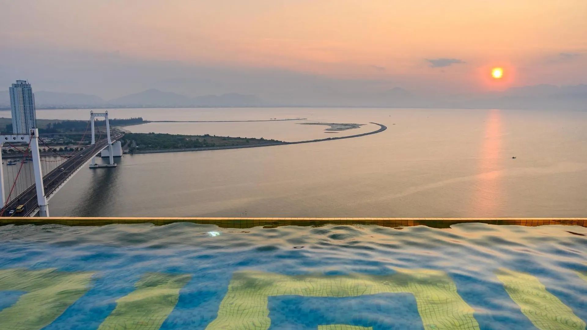 Premium Room With Infinity Pool & City View Da Nang 0*,  Vietnam