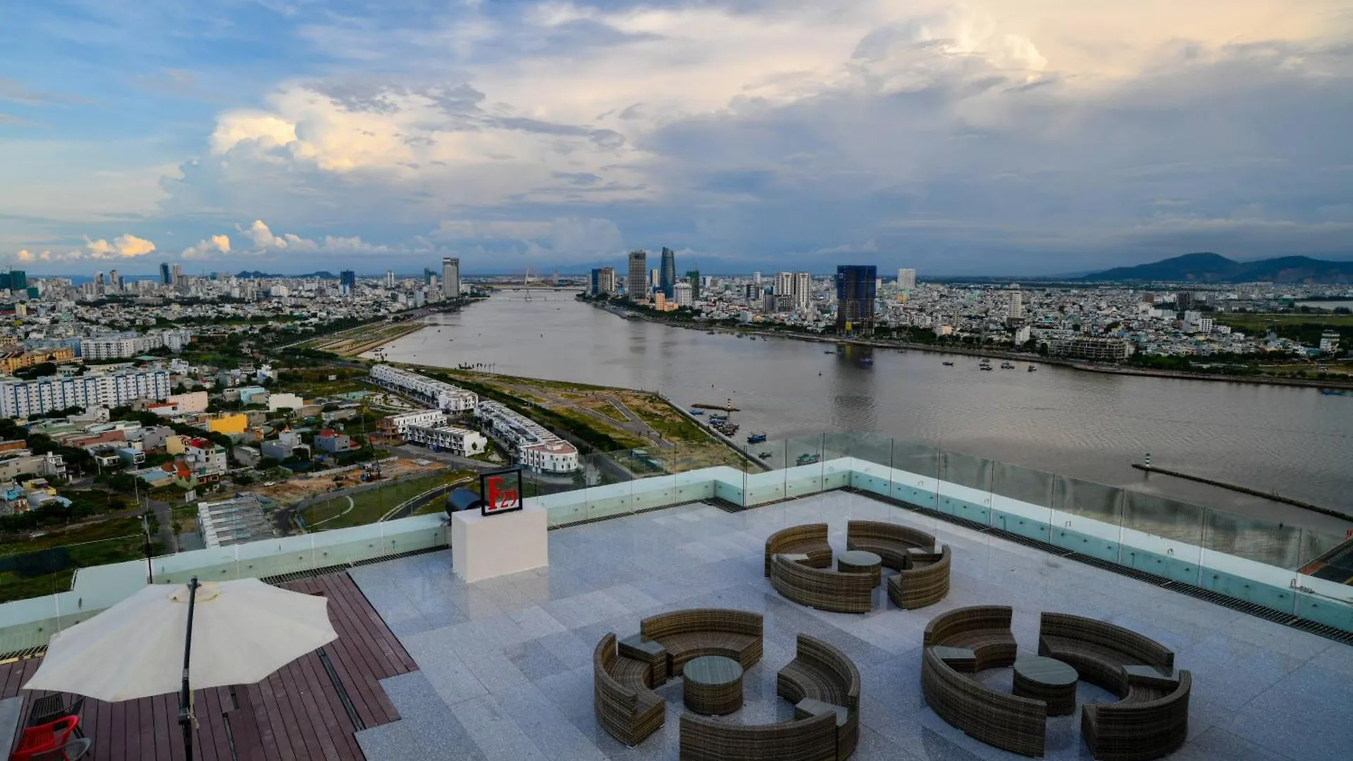 Aparthotel Premium Room With Infinity Pool & City View Da Nang